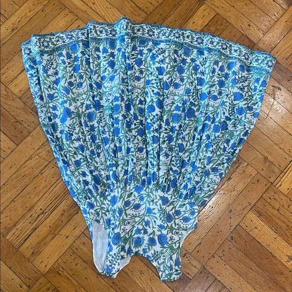 Floral Blue and White  little girl Sleeveless Dress - Picture 3 of 3